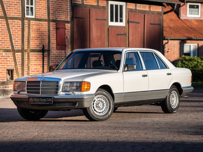 Blanc Utilisé 1984 Mercedes 500 Berline | 36 900 € - Image 1/4