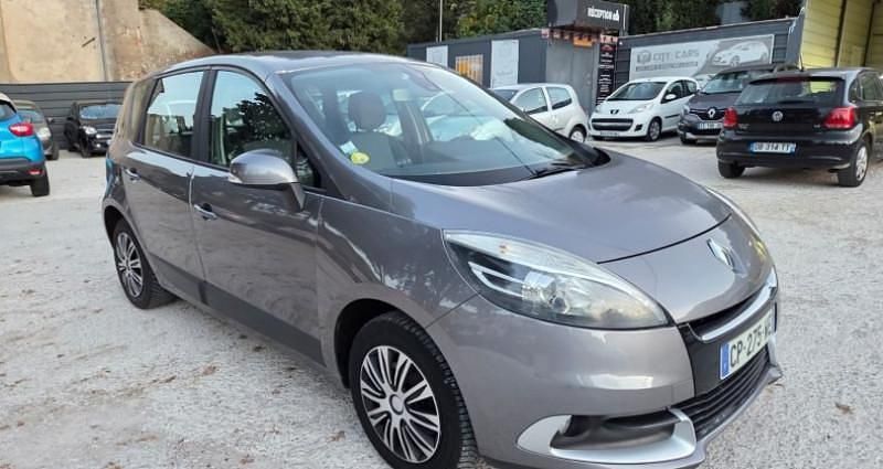 Gris Utilisé 2013 Renault Scénic III Authentique Monospace | 5 490 € (Prix juste) - Image 1/4