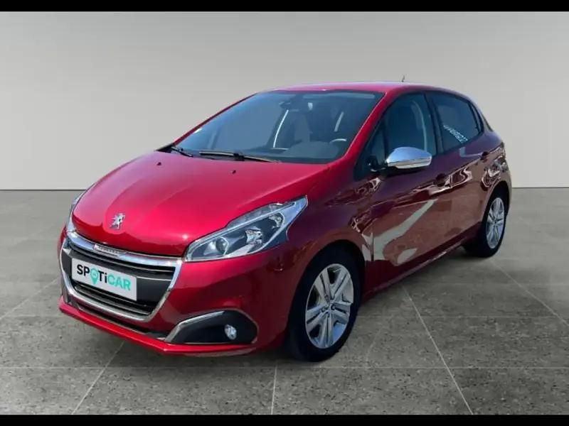Rouge Utilisé 2019 Peugeot 208 Signature Sky Citadine | 8 990 € (Prix juste) - Image 1/4