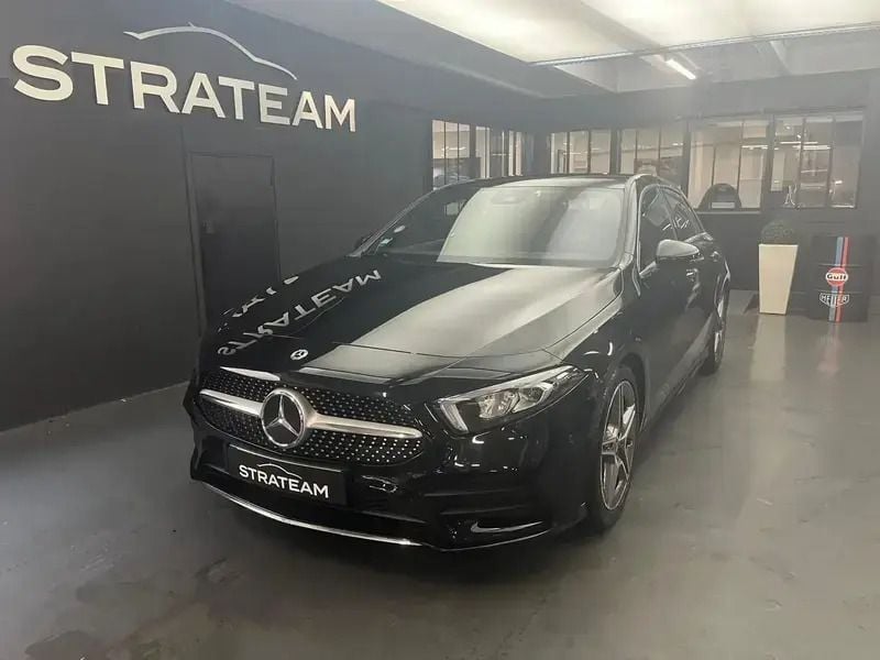 Noir Utilisé 2022 Mercedes A180 AMG line Berline | 26 990 € (Prix juste) - Image 1/4