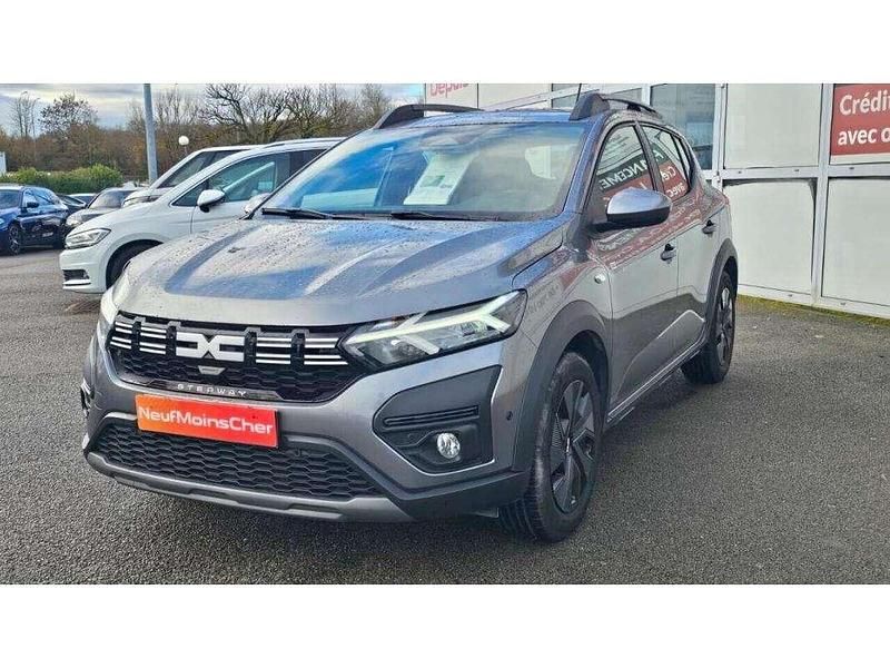 Occasion Dacia Sandero Expression 90 ch (66 kW) 2024 Gris Berline