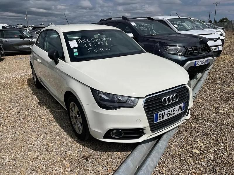 Blanc Utilisé 2011 Audi A1 Ambiente Citadine | 4 400 € - Image 1/4