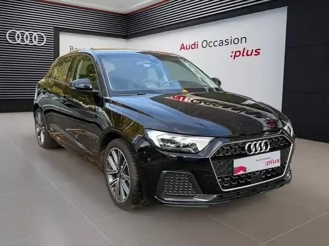Noir Utilisé 2023 Audi A1 Sportback Sport Citadine | 22 980 € (Prix juste) - Image 1/4
