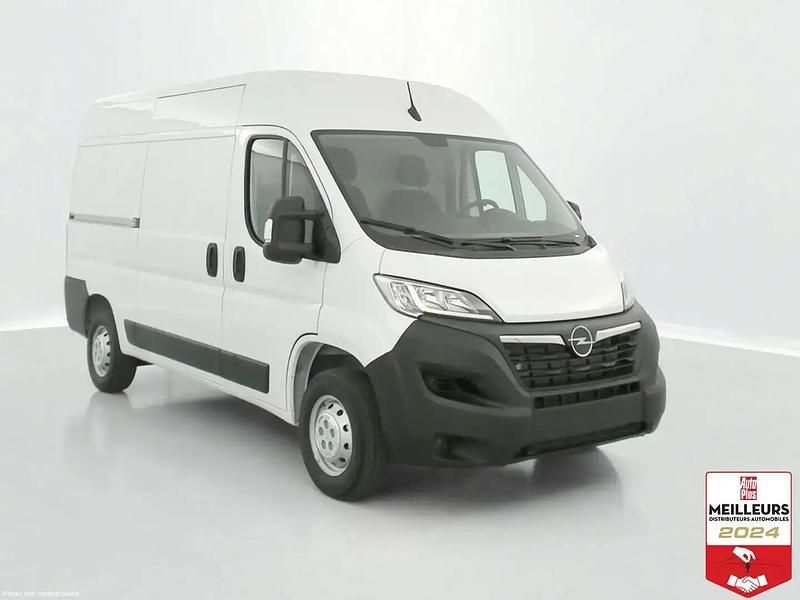 Blanc Occasion 2023 Opel Movano Essentia Van | 30 480 € (Prix assez cher) - Image 1/4