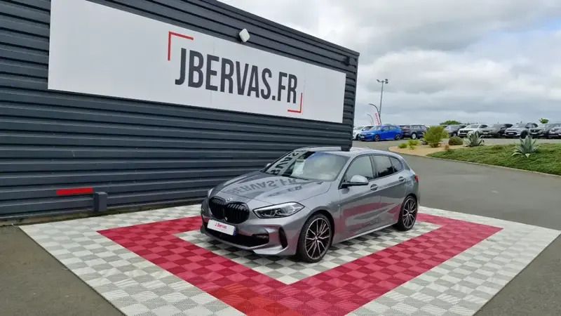 Utilisé 2023 BMW 118 M Sport Citadine | 30 990 € (Prix juste) - Image 1/4