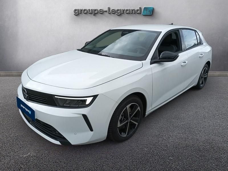 Utilisé 2024 Opel Astra Edition Berline | 23 980 € (Prix juste) - Image 1/4
