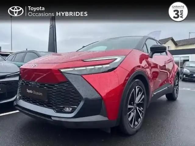 Rouge intense métallisé biton Occasion 2024 Toyota C-HR SUV | 32 980 € (Prix cher) - Image 1/4