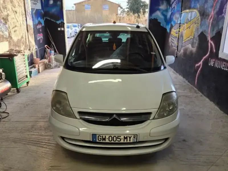 Blanc Utilisé 2007 Citroën C8 Monospace | 2 700 € - Image 1/4