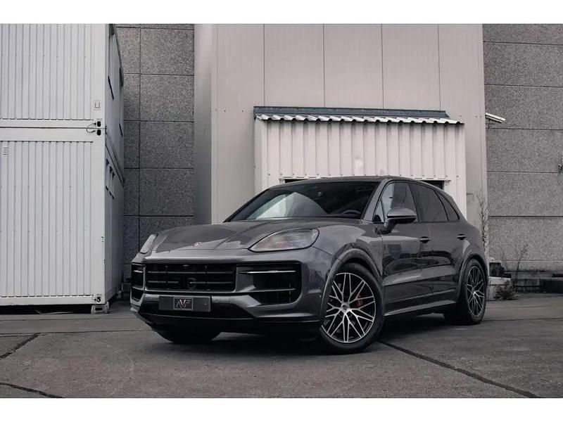 Gris Utilisé 2024 Porsche Cayenne S SUV | 132 307 € - Image 1/4