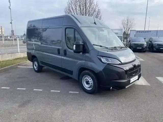 Gris thunder Nouvelle 2025 Peugeot Boxer Premium Van | 34 990 € (Bon prix) - Image 1/4