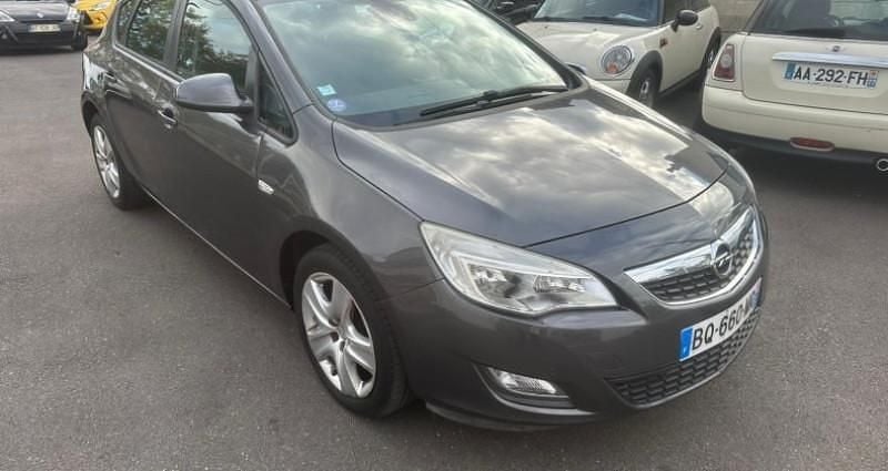 Utilisé 2011 Opel Astra Enjoy Berline | 5 490 € - Image 1/4