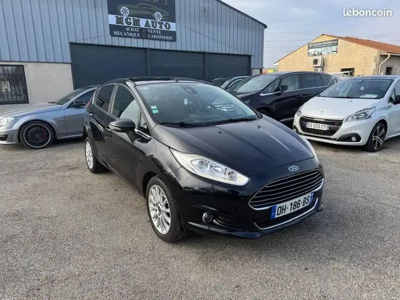 Noir Utilisé 2014 Ford Fiesta Titanium Citadine | 5 990 € (Prix juste) - Image 1/4