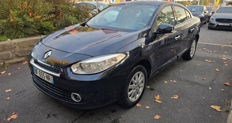 Noir Utilisé 2010 Renault Fluence Berline | 3 990 € - Image 1/4