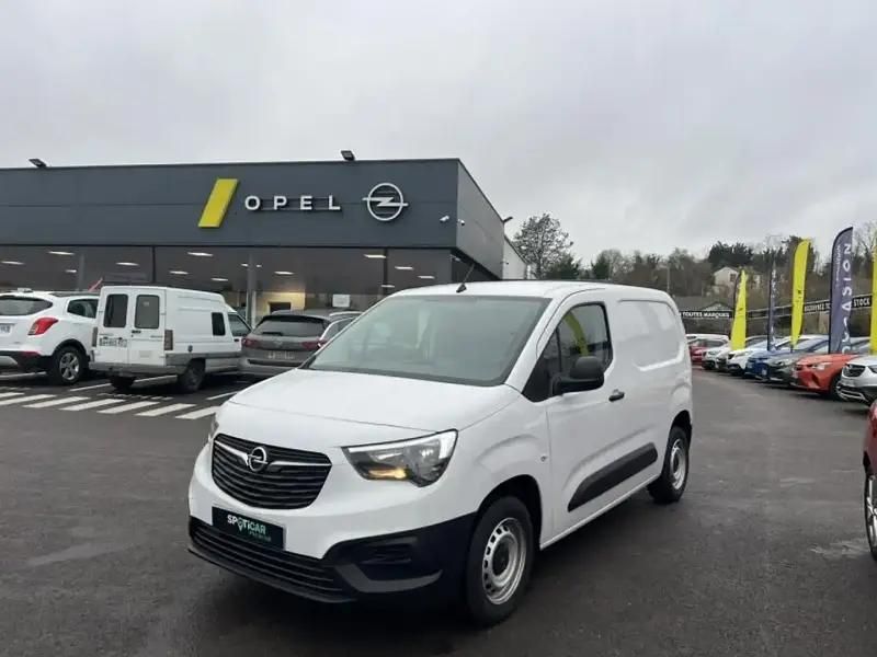 Blanc Utilisé 2024 Opel Combo S Monospace | 17 499 € - Image 1/4