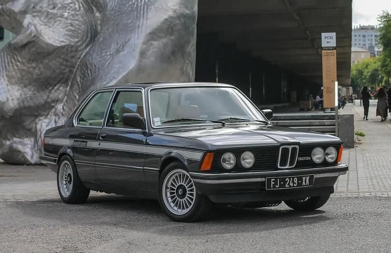 Occasion BMW 323 Sport Line 220 ch (161 kW) 1981 Gris Coupé