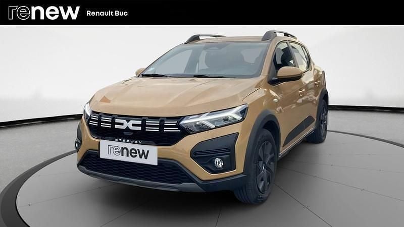 Beige Utilisé 2024 Dacia Sandero Expression Citadine | 16 490 € (Prix assez cher) - Image 1/4