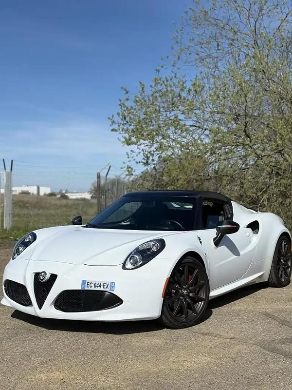 Utilisé 2016 Alfa Romeo 4C Spider Cabriolet | 65 000 € - Image 1/4
