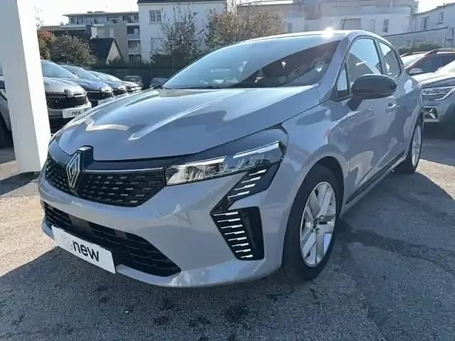 Gris Utilisé 2025 Renault Clio V Evolution Berline | 21 390 € (Prix juste) - Image 1/4