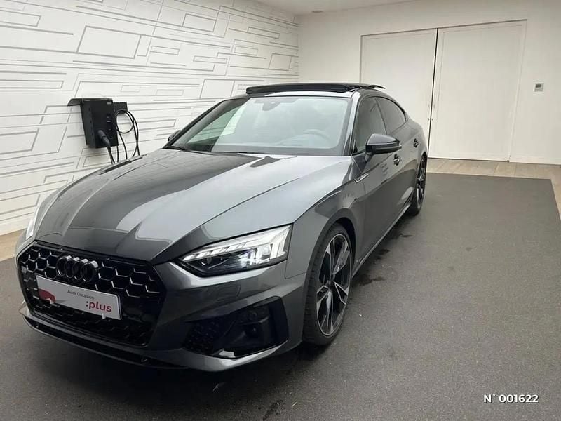 Gris Nouvelle 2025 Audi A5 Sportback Competition Citadine | 67 990 € - Image 1/4