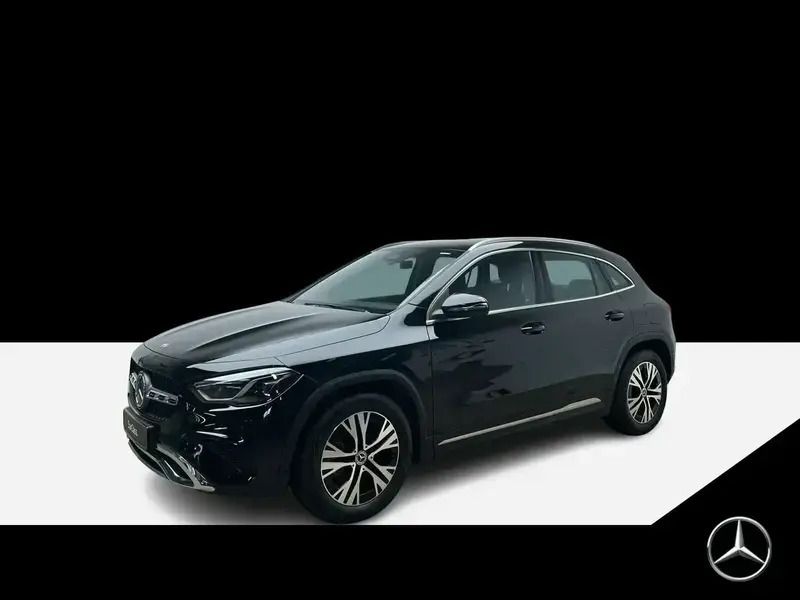 Noir Utilisé 2024 Mercedes GLA200 Progressive SUV | 43 046 € (Prix assez cher) - Image 1/4