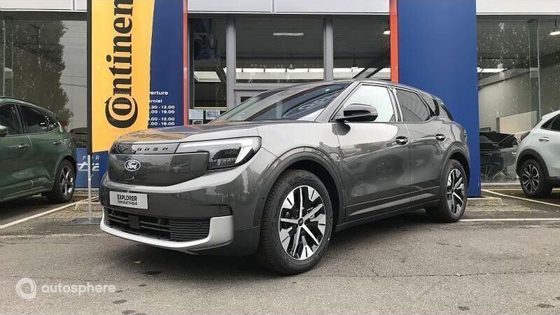Gris magnetic métallisé Utilisé 2024 Ford Explorer Extended Range SUV | 40 999 € - Image 1/4