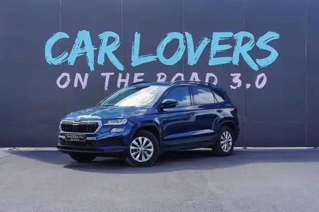 Lava blue metallic Utilisé 2022 Skoda Karoq Ambition SUV | 21 990 € (Prix juste) - Image 1/4