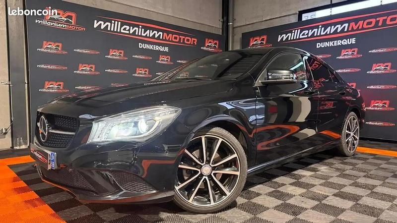 Noir Utilisé 2013 Mercedes CLA180 Berline | 12 990 € - Image 1/4