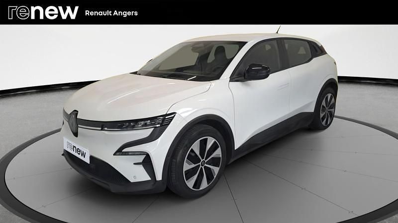 Blanc Utilisé 2022 Renault Mégane Evolution Berline | 18 990 € (Prix juste) - Image 1/4