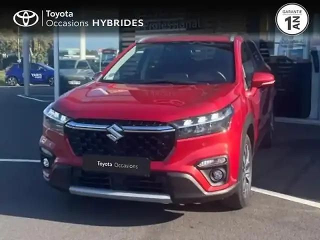 Energetic red pearl métallisé Utilisé 2024 Suzuki SX4 S-Cross Style SUV | 23 490 € (Prix juste) - Image 1/4