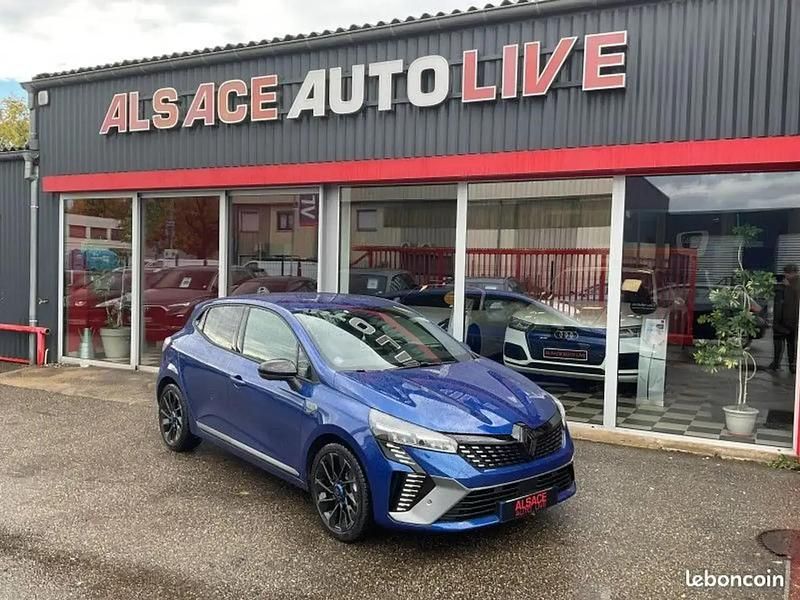 Bleu Utilisé 2024 Renault Clio V Esprit Alpine Berline | 23 490 € (Prix cher) - Image 1/4