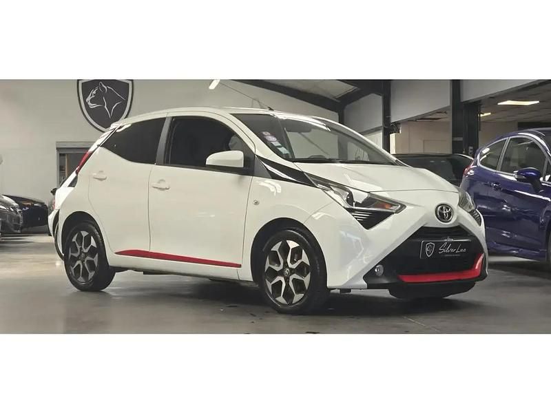 Blanc Utilisé 2018 Toyota Aygo X-play Citadine | 7 990 € (Prix juste) - Image 1/4