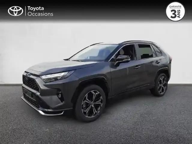 Gris atlas/toit noir attitude Nouvelle 2025 Toyota RAV4 Hybrid SUV | 56 640 € (Prix cher) - Image 1/4