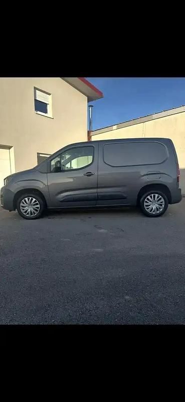 Utilisé 2021 Peugeot Partner S Monospace | 17 500 € (Prix juste) - Image 1/4