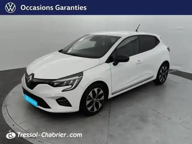 Blanc Utilisé 2023 Renault Clio V Evolution Berline | 14 700 € (Prix juste) - Image 1/4
