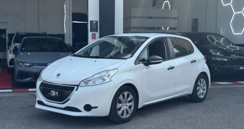 Blanc Utilisé 2014 Peugeot 208 Active Citadine | 5 990 € (Prix juste) - Image 1/4
