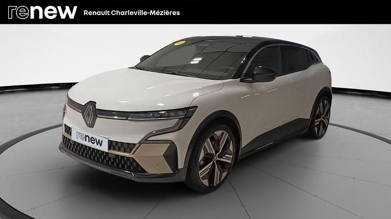 Blanc Occasion 2025 Renault Megane E-Tech Iconic Berline | 33 990 € (Prix cher) - Image 1/4