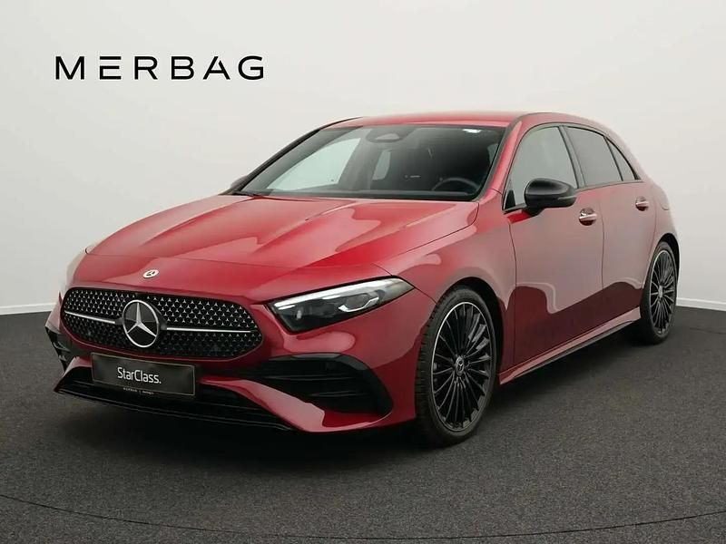 Rouge Occasion 2025 Mercedes A200 AMG line Berline | 36 990 € (Prix juste) - Image 1/4
