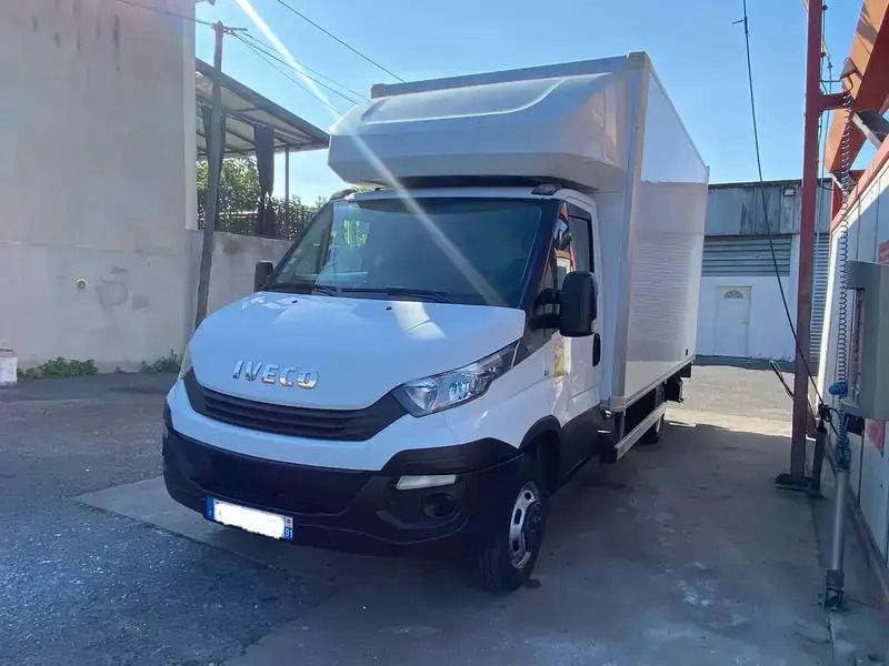 Utilisé 2018 Iveco Daily | 23 700 € - Image 1/4