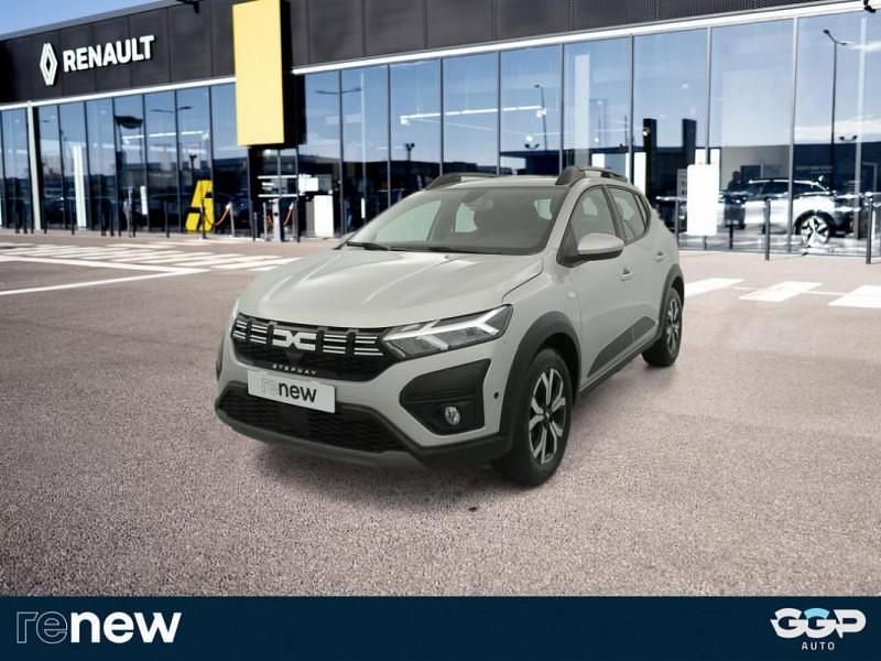 Gris Utilisé 2023 Dacia Sandero Expression Citadine | 15 999 € (Prix juste) - Image 1/4