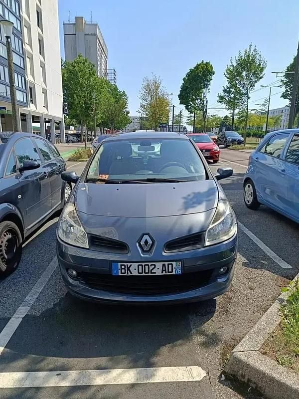 Utilisé 2006 Renault Clio II Dynamique Berline | 3 800 € (Super prix) - Image 1/4