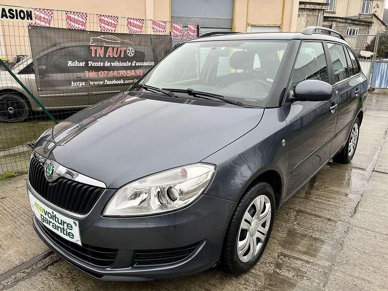 Occasion Skoda Fabia Ambition 105 ch (77 kW) 2011 Bleu Break