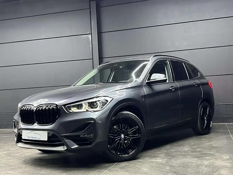 Gris Utilisé 2021 BMW X1 Sport Line SUV | 25 990 € (Super prix) - Image 1/4