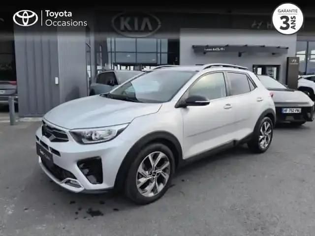 Silky silver m Utilisé 2023 Kia Stonic GT-Line SUV | 21 890 € (Prix juste) - Image 1/4
