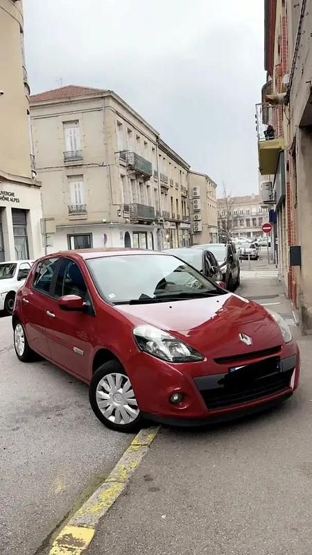 Occasion 2011 Renault Clio II Business Berline | 3 500 € (Prix juste) - Image 1/4