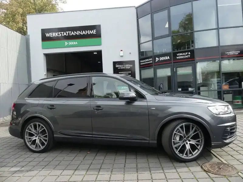 Gris Utilisé 2019 Audi Q7 S-Line SUV | 55 800 € - Image 1/4