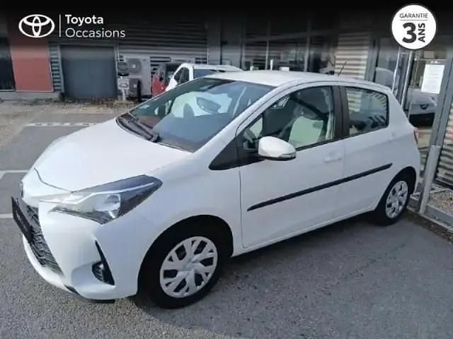 Blanc pur Occasion 2019 Toyota Yaris Connect Style Berline | 11 490 € (Prix juste) - Image 1/4