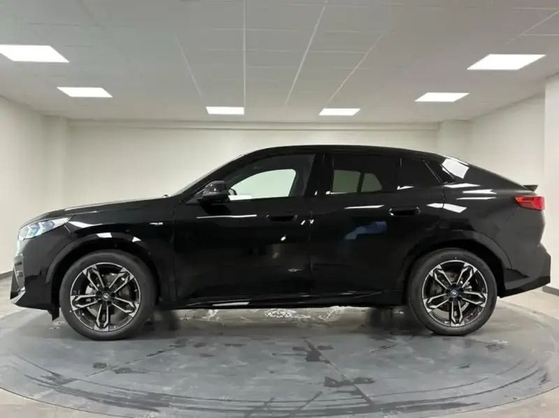 Utilisé 2025 BMW iX2 M Sport SUV | 45 900 € (Bon prix) - Image 1/4