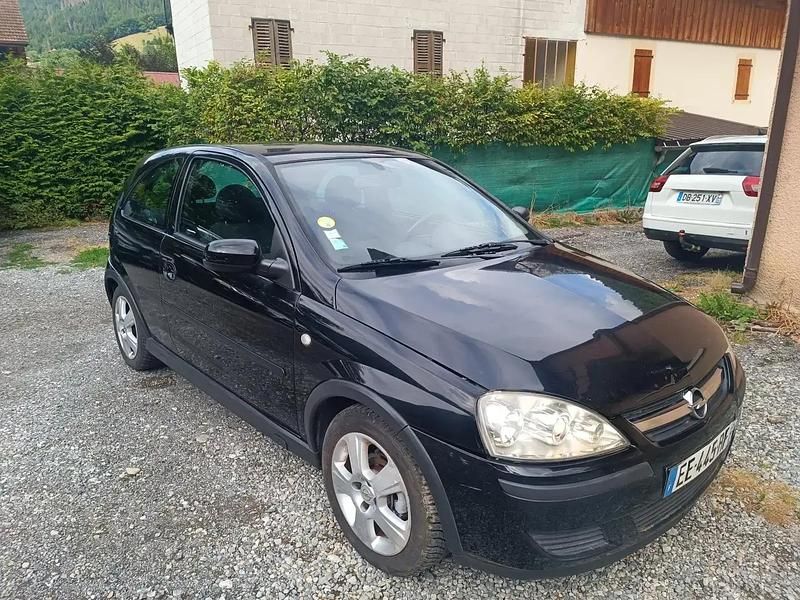 Utilisé 2005 Opel Corsa Break | 1 800 € - Image 1/4