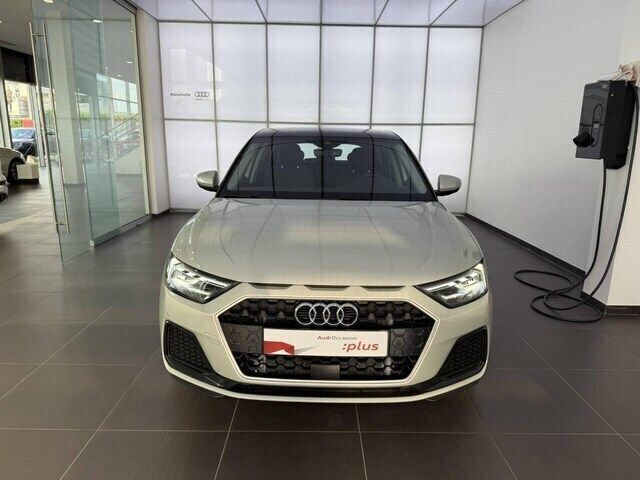 Argent rosée métallisé noir mythe métallisé Utilisé 2025 Audi A1 Sportback Design Citadine | 28 990 € (Prix assez cher) - Image 1/4