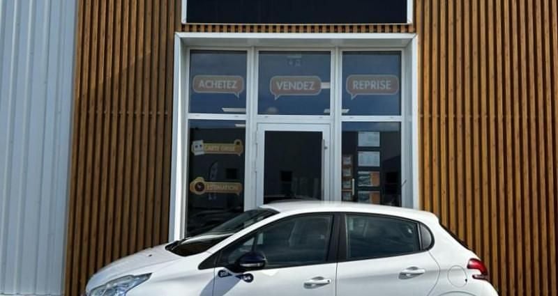 Blanc Utilisé 2019 Peugeot 208 Citadine | 5 980 € (Super prix) - Image 1/4
